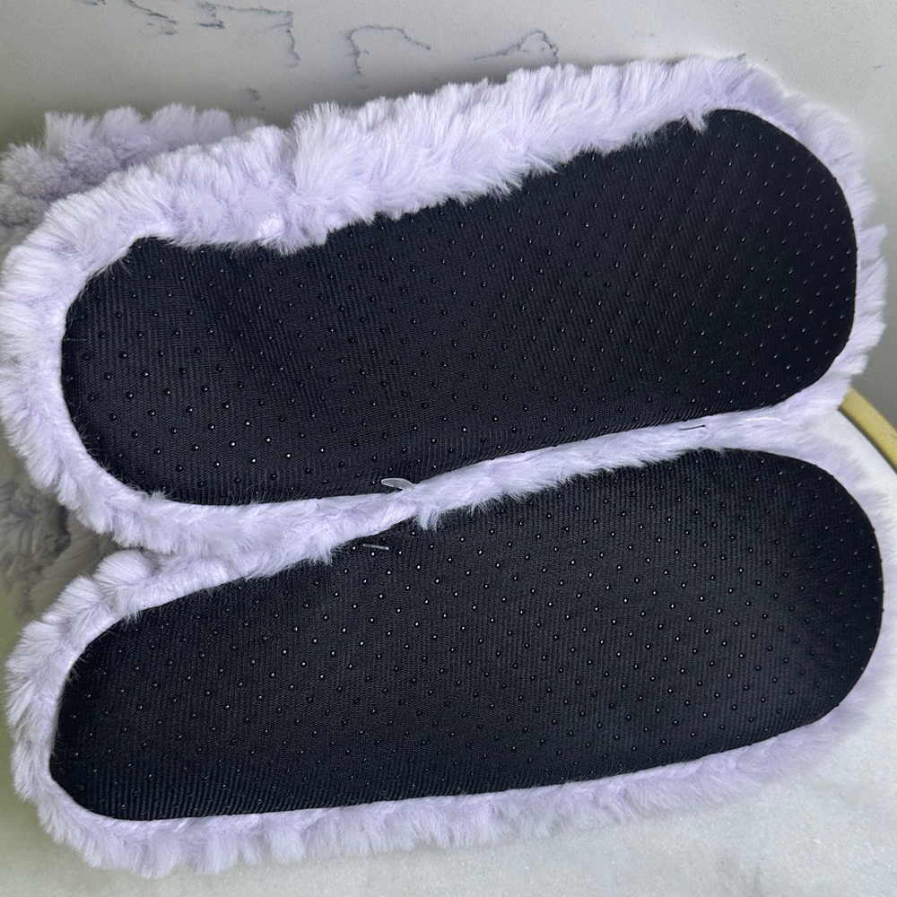 NWT Warm and Cozy Lavender Non-Slip Sherpa High Top Slippers OS - Picture 4 of 5